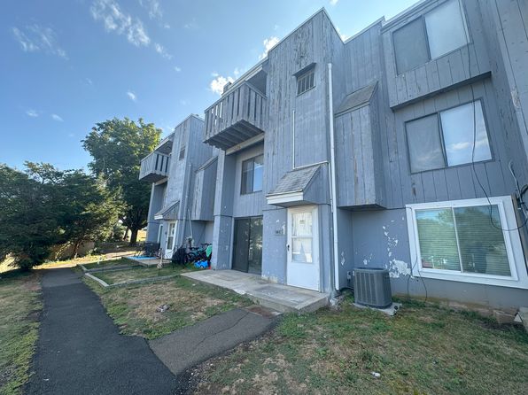16 Cedar Ct #16C