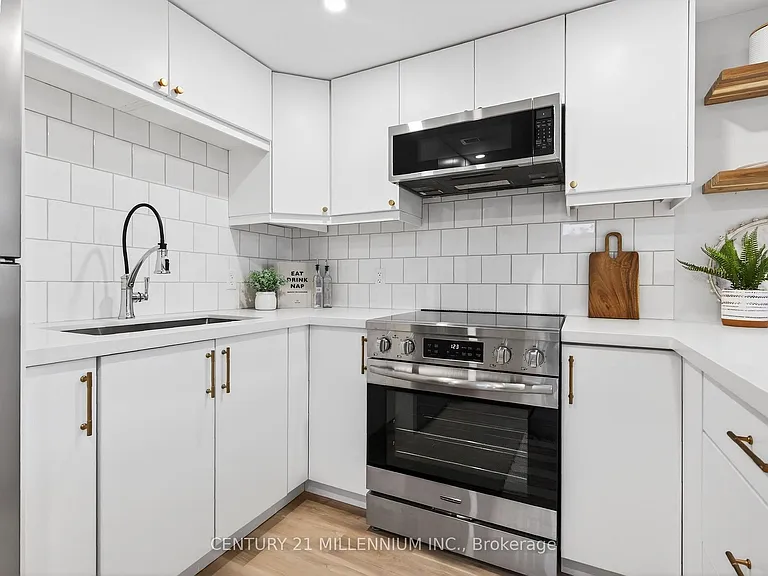 330 E 15th St #LOWER — Photo 10