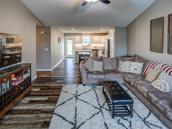 4th image of 45 Woodland Ct #B
