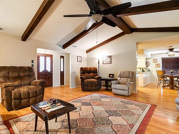 3rd image of 130 E Iris Ave