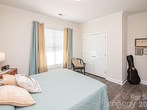4th image of 2224 Manor Stone Way