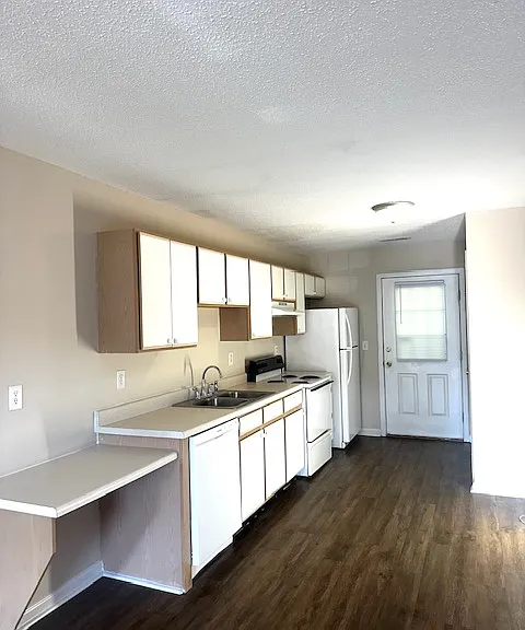 131 N Wheeless Dr #O — Photo 3
