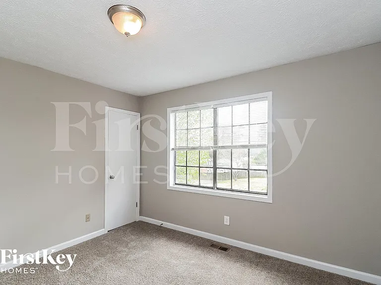 3762 Cambridge Dr SW — Photo 12