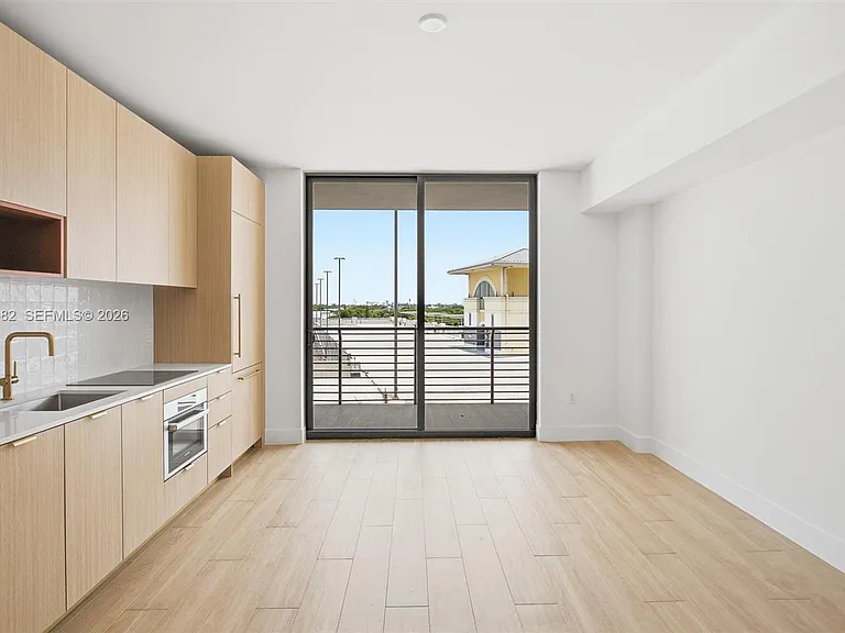 90 NE 32nd St #616 — Photo 10