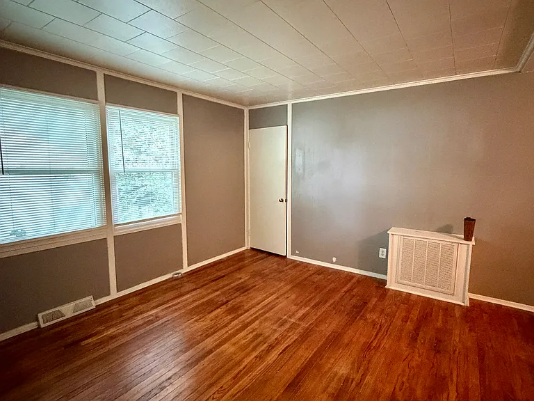 721 NE 46th St — Photo 3