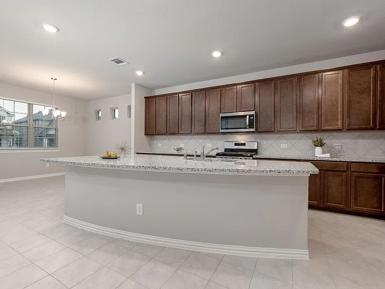1237 Milfoil Dr — Photo 4