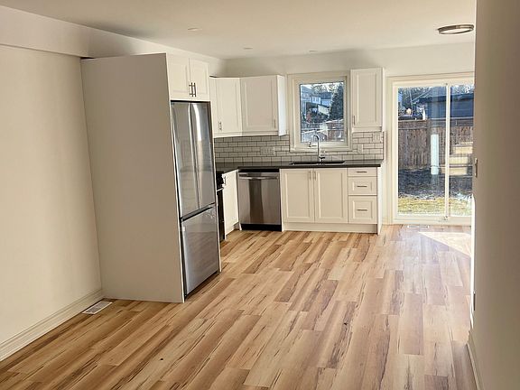 4th image of 641 Clare Ave