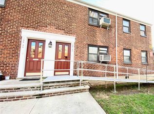 19942 21st Ave, Whitestone, NY 11357