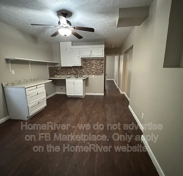 1645 W 17th St #3 — Photo 1