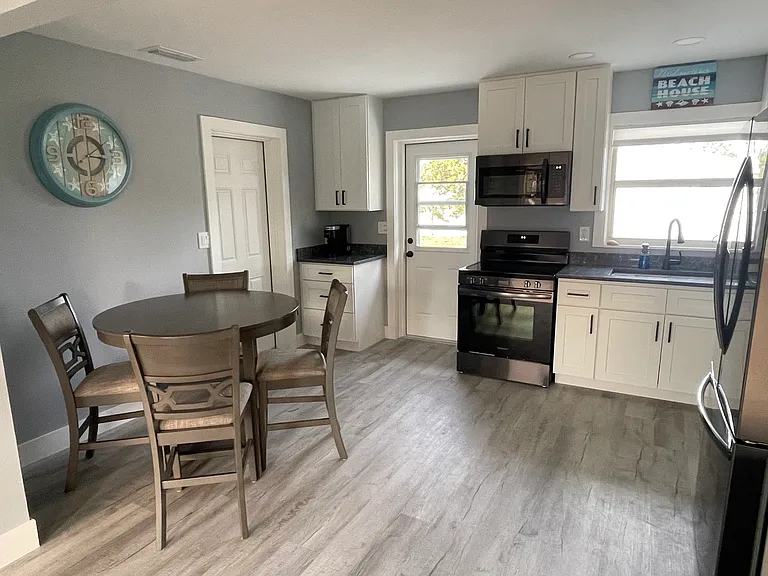 4675 Heron Rd — Photo 4