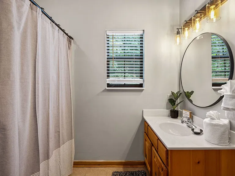 729 Lloyd Huskey Rd — Photo 3