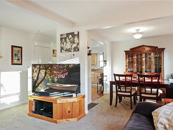 5th image of 390 Washington Ave
