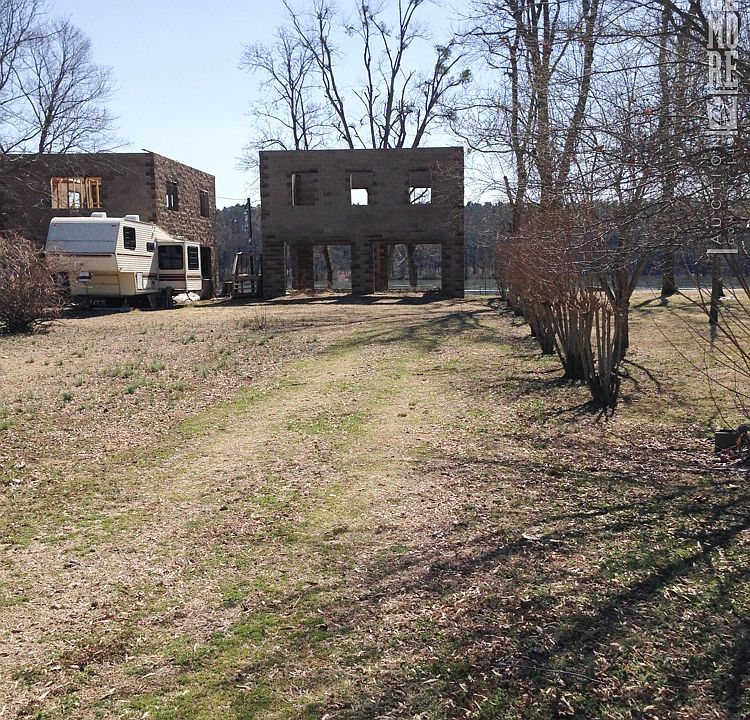 1st image of 405 Arnold Ln