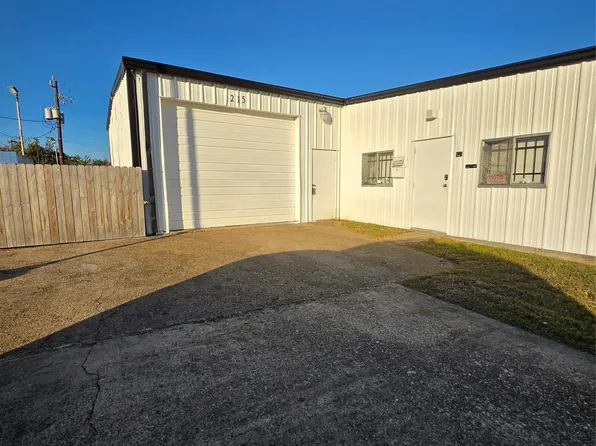 215 Fresa Rd, Pasadena, TX 77502