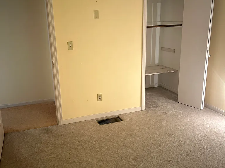 427 Memorial Dr — Photo 12