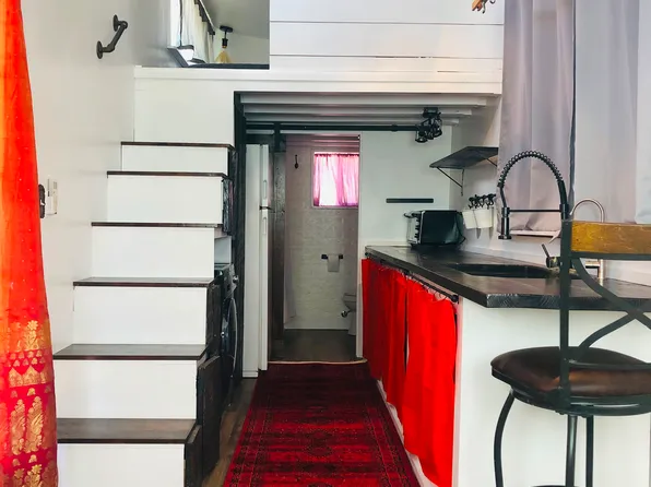 206 Espinoza Rd, Ranchos De Taos, NM 87557