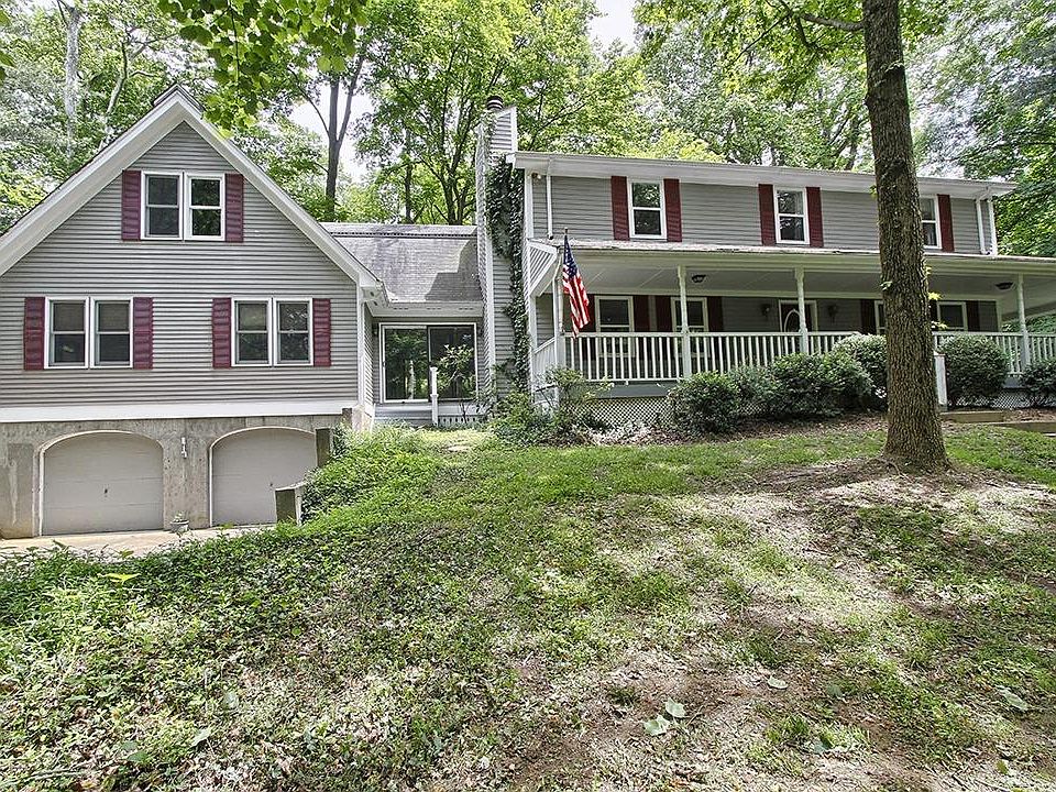 1st image of 885 Grays Ln #C