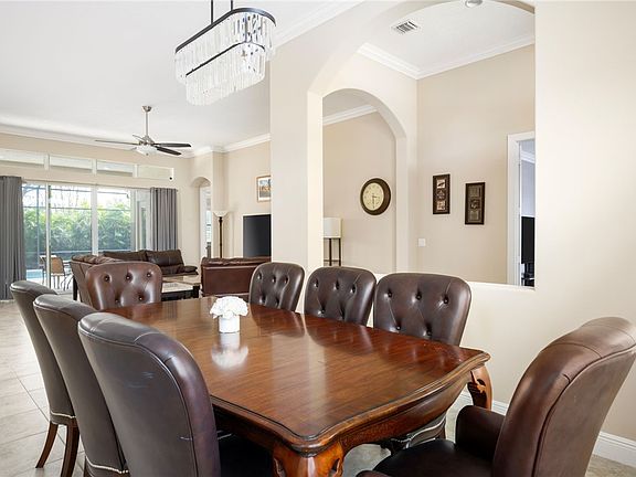 5th image of 723 Fortunella Cir SW