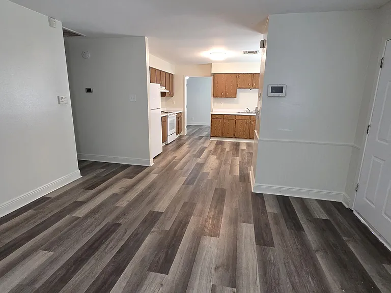 1812 Lee Dr — Photo 6