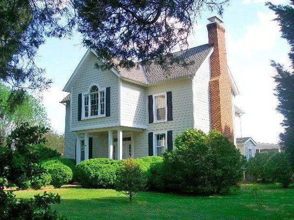 11398 Courthouse Rd, Lunenburg, VA 23952