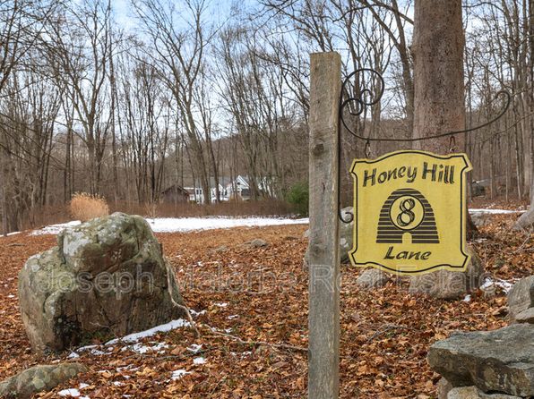 8 Honey Hill Ln