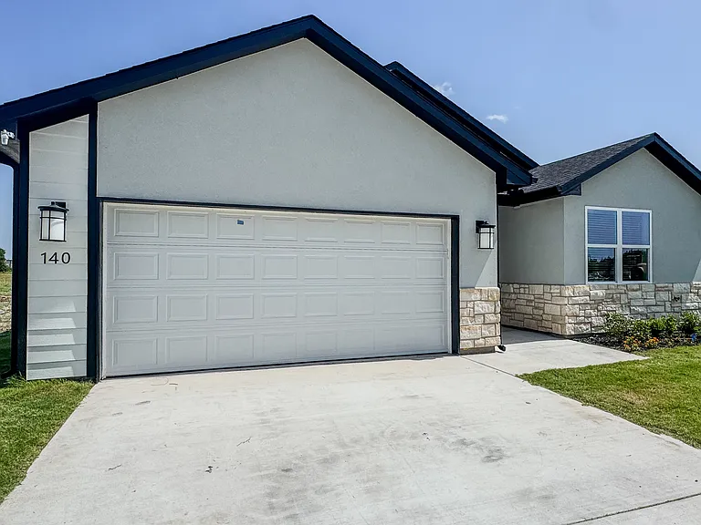 140 Zion Rd — Photo 11