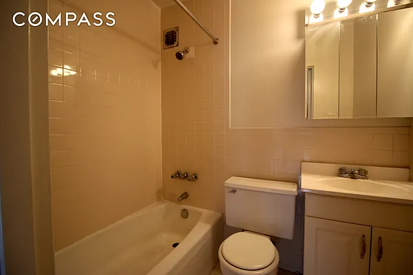 Rented by Compass | media 27