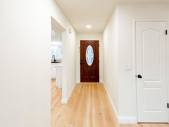 2nd image of 2612 Renn Ave