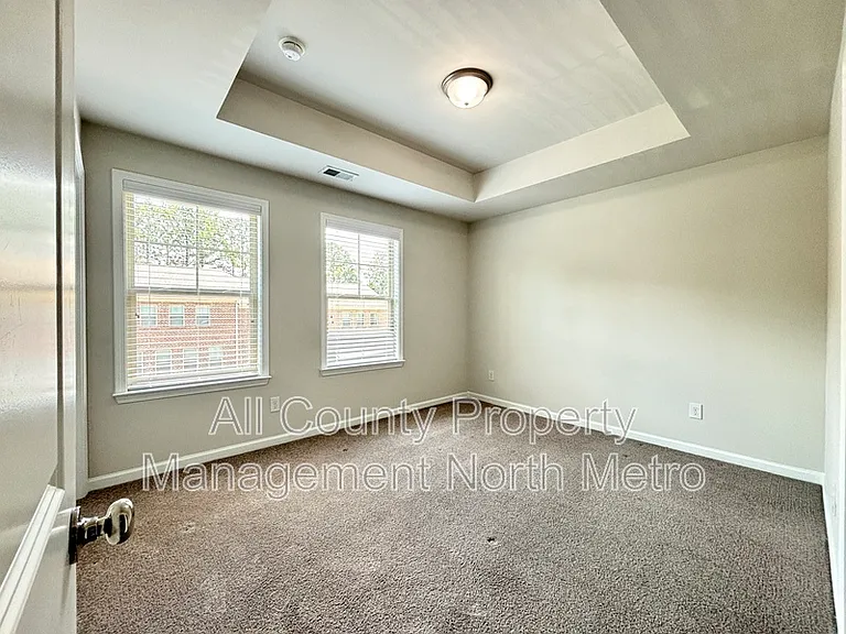 3518 Hidden Valley Cir — Photo 11