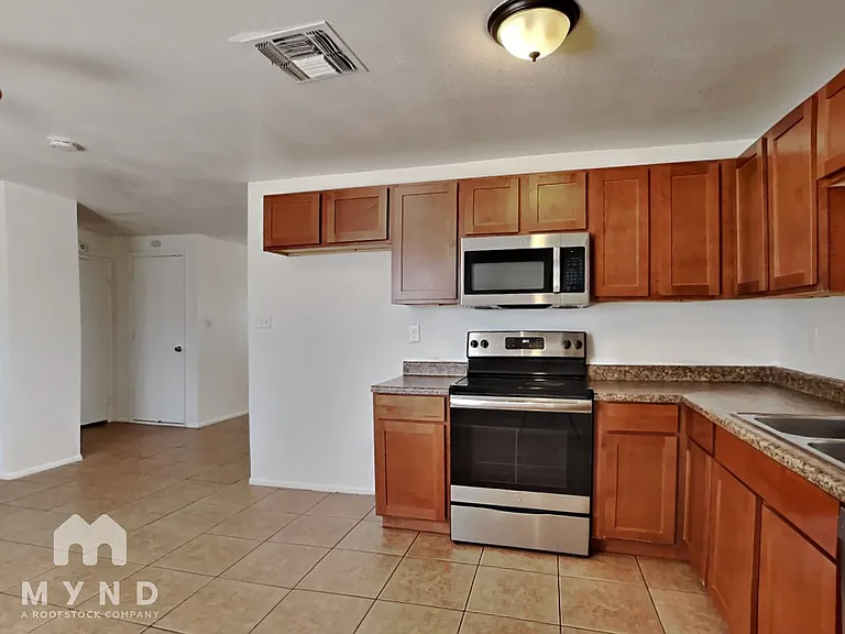 6033 W Vernon Ave — Photo 9