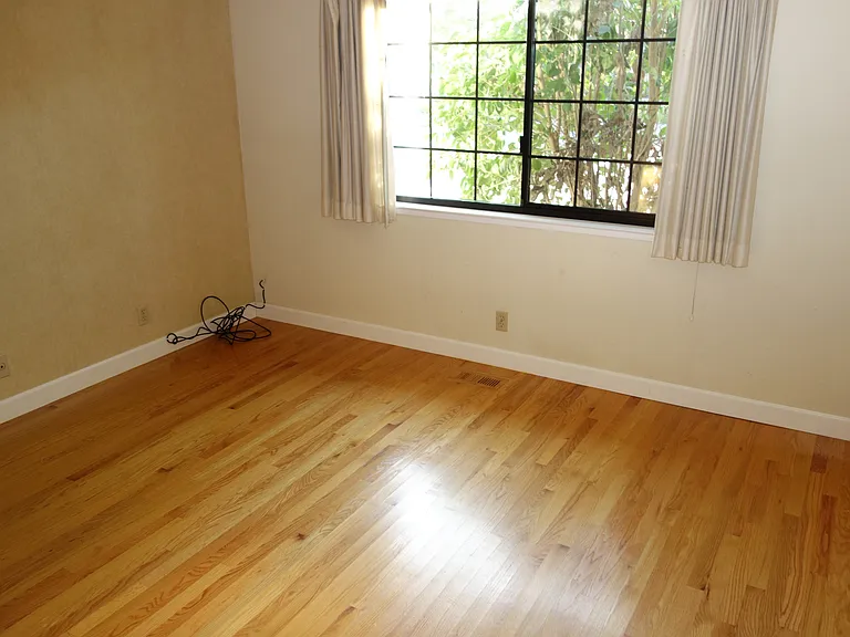 10734 Martinwood Way — Photo 10