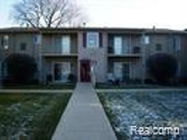 9949 Allen Pointe Dr, Allen Park, MI 48101