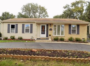 49 Schoenbeck Rd, Wheeling, IL 60090