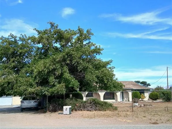 10722 Phelan Rd, Oak Hills, CA 92344