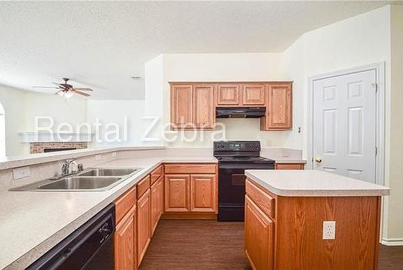4th image of 317 Rock Hill Dr