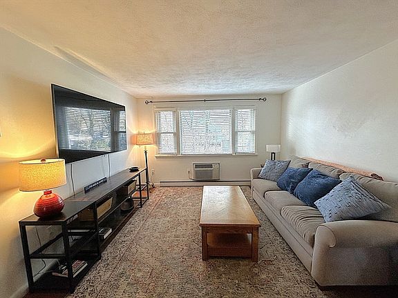 4th image of 462 Nahatan St APT C5