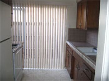 2nd image of 843 W Los Felis Ave