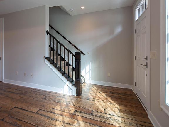 4th image of 298 E Gay St 49-th 1/2