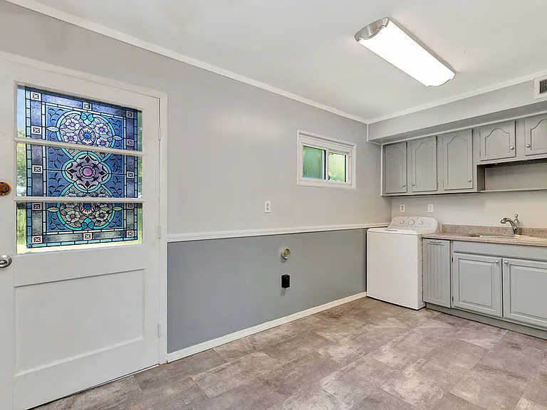3232 Deshler Dr — Photo 23
