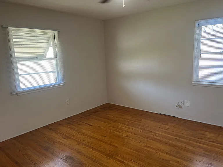 1095 S Magnolia Ave — Photo 11