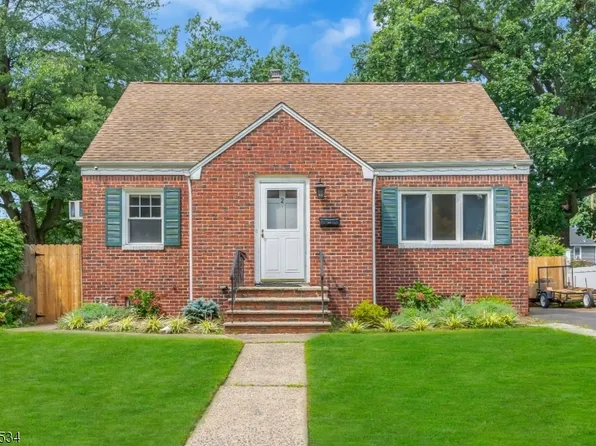 2 Fern Ave, Dumont Boro, NJ 07628