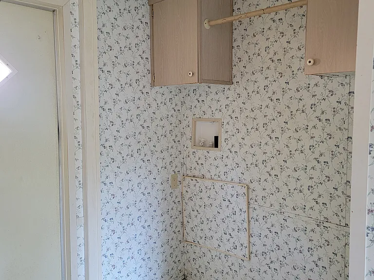 926 Hollywood Dr #7 — Photo 7