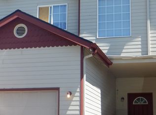 2332 NE Ocker Dr APT 3, Bend, OR 97701