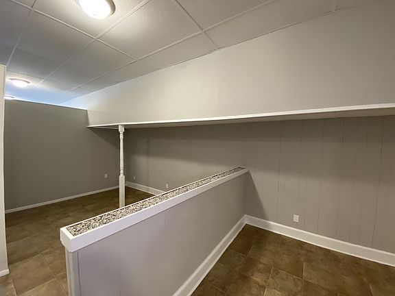 4th image of 62 E King St #17167068