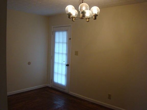 3rd image of 2735 Van Ct