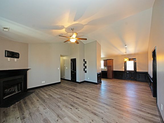 4th image of 315 Basil Ct