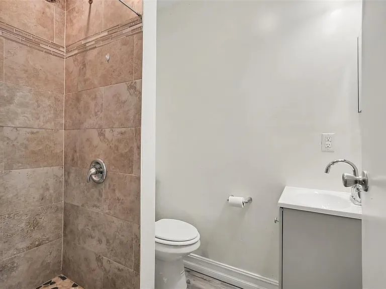5328 Lantana St — Photo 22