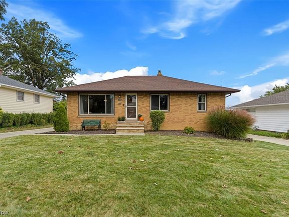 2nd image of 2956 Jeanne Dr