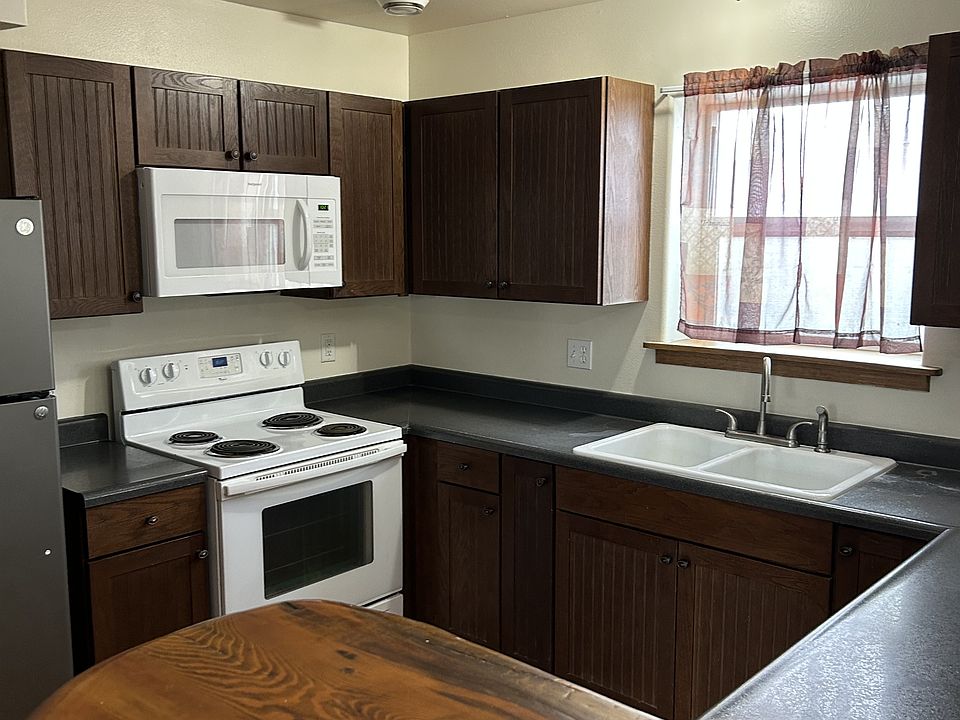 1st image of 492 Thomsen Ave