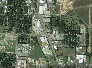 450 E Robins St, Conway, AR 72032